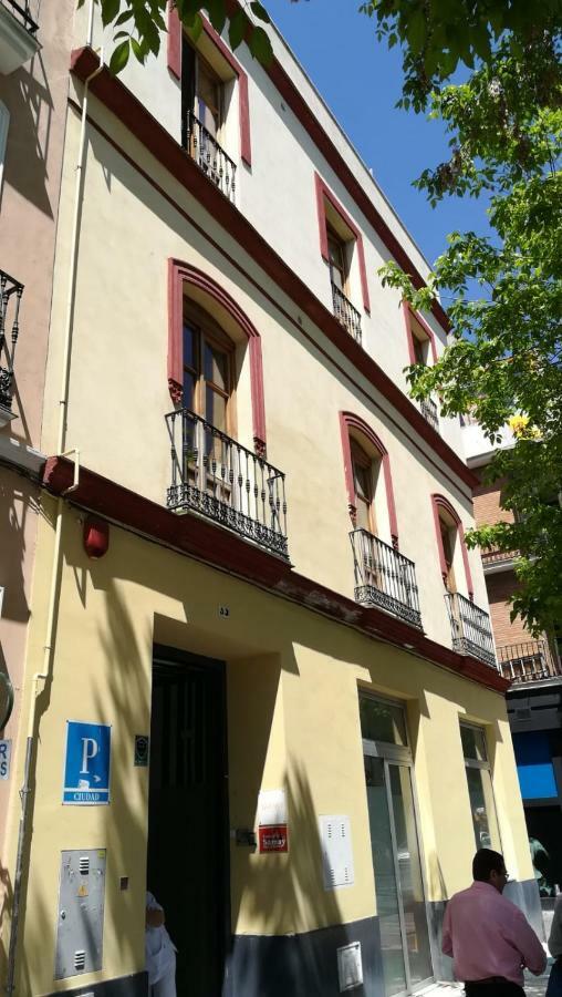 New Samay Hostel Sevilla Dış mekan fotoğraf